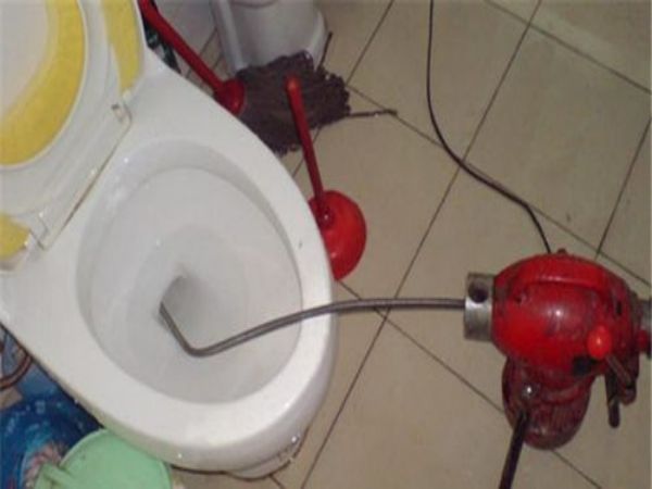 疏通河道还是疏通洪水（疏通河道还是疏通洪水沟）