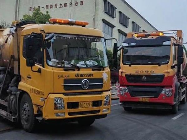 挖机疏通（挖机疏通河道怎么算价钱）